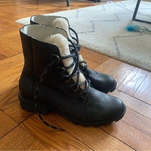 Sorel Phoenix Short Lace Leather Boots
